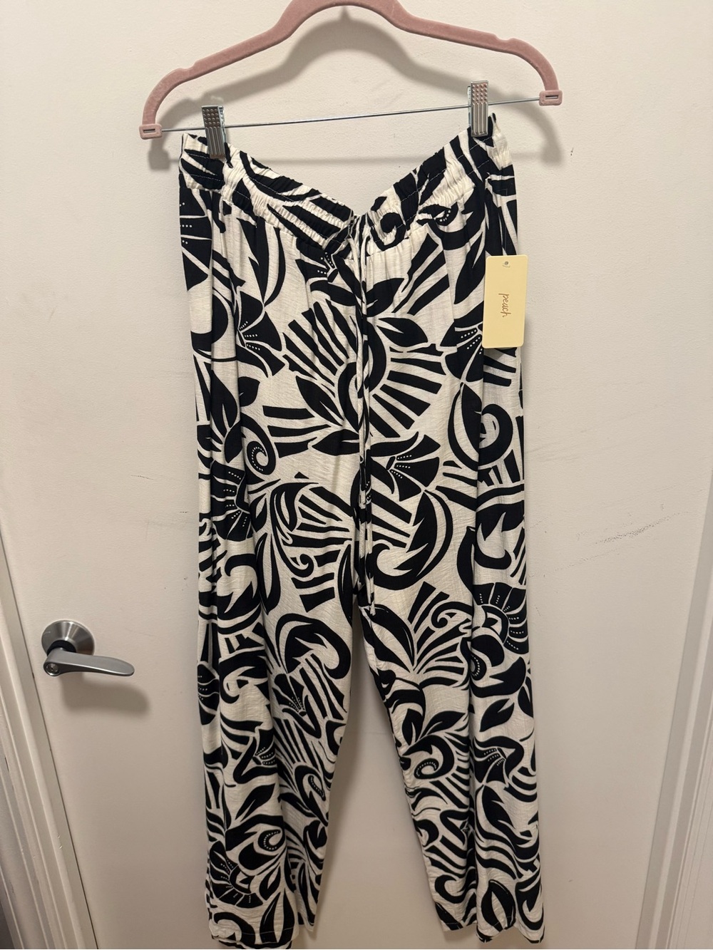 Peach Black & White Abstract Print Top - Size L - Picture 2 of 5